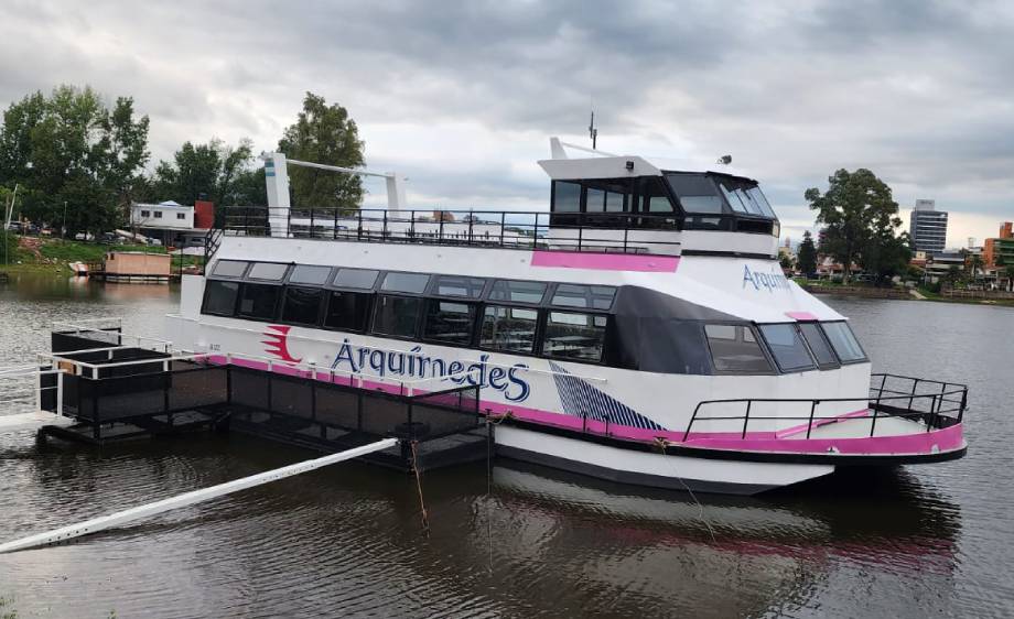 catamaran-carlos-paz-3
